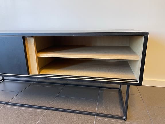 Tv bänk