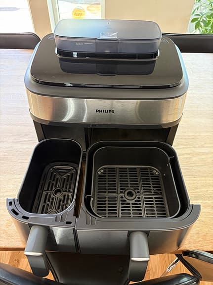 Philips airfryer med dubbla korgar och ångfunktion