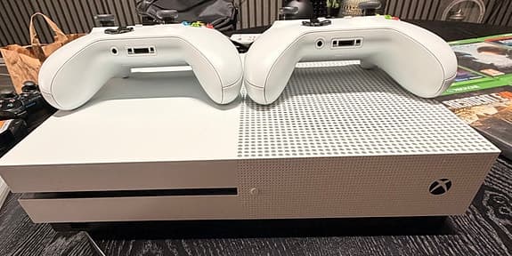 Microsoft Xbox One S konsol vit