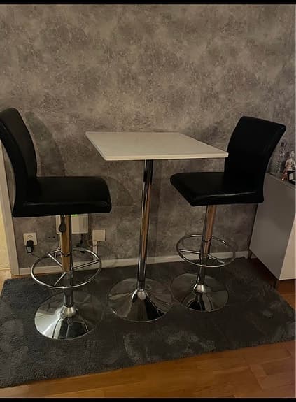 Barbord och 2 stolar