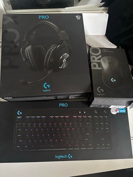 Logitech G Pro gamingheadset, tangentbord och mus