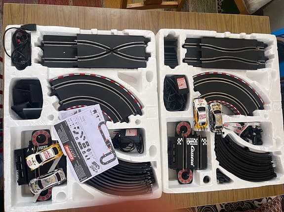Carrera GO bana med bilar