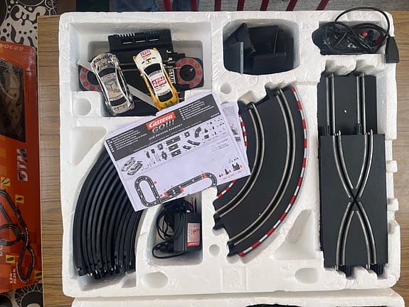 Carrera GO bana med bilar