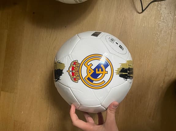 Select och andra fotbollar blandade storlekar