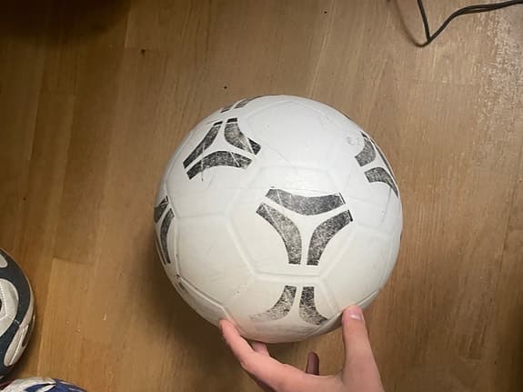 Select och andra fotbollar blandade storlekar