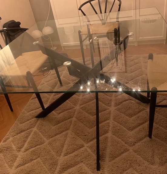 Matbord av glas