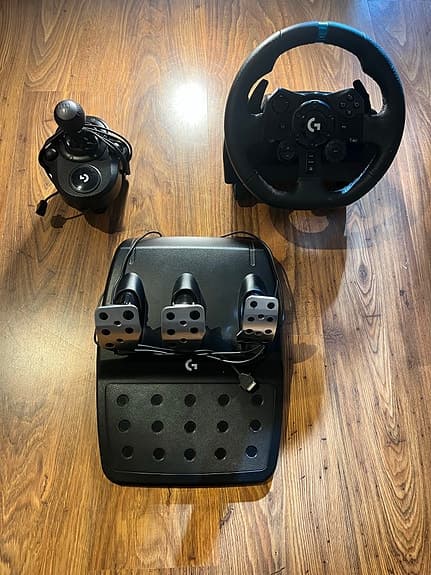 Logitech G923 TRUEFORCE, PS4, PS5,PC adapter ingår