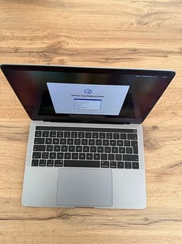 MacBook Pro 13” 2018 / i5 / 8GB / 512GB – Fint skick