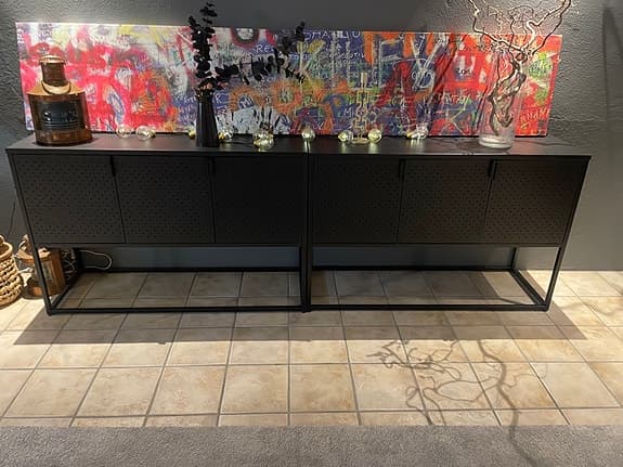 2 svarta skåp från JYSK – modern förvaring i metall - PRISSÄNKTA
