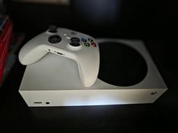Xbox Series S – Som ny / knappt använd
