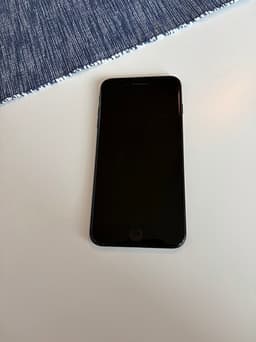 Apple iPhone 7 mobil 64 GB svart