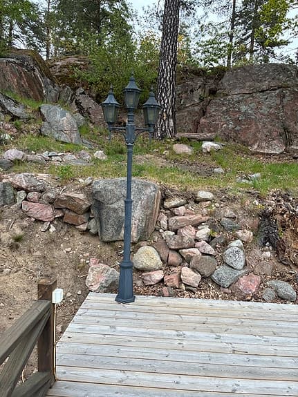 Svarta trädgårdslampor