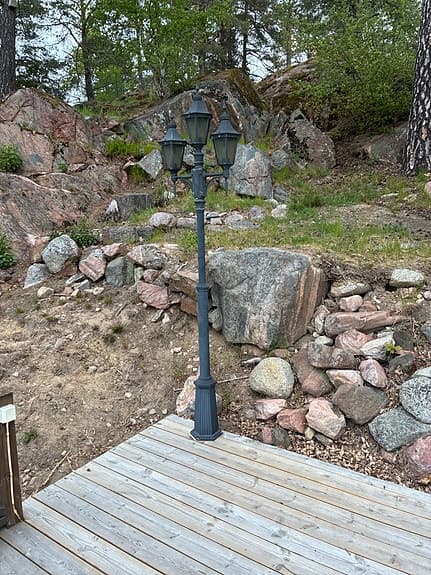 Svarta trädgårdslampor