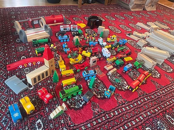 BRIO trätåg och tågbana med räls och fordon