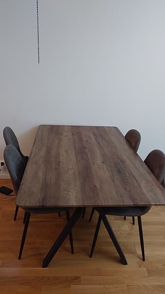 Matgrupp Mio Madeira – Bord + 4 bekväma stolar