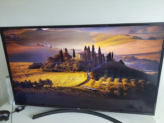 LG 55” Smart TV 4K UHD