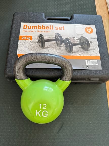Hantelset 20 kg och kettlebell 12 kg + övriga vikter