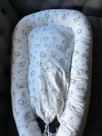 Jotex babynest med mönstrat överdrag