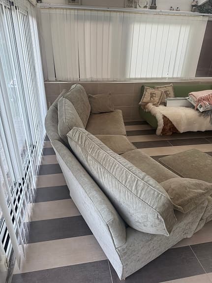 Veronica (typ Oxford), Lyxig 4-sits soffa med fotpall