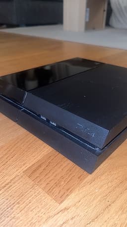 Playstation 4, med kontroll
