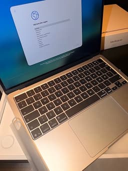 Apple MacBook Air 13" (2025, M4) 16/256 GB, himmelsblå - Nytt skick