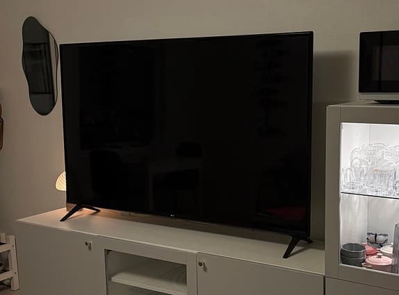 LG 65 tum 4K Smart UHD TV