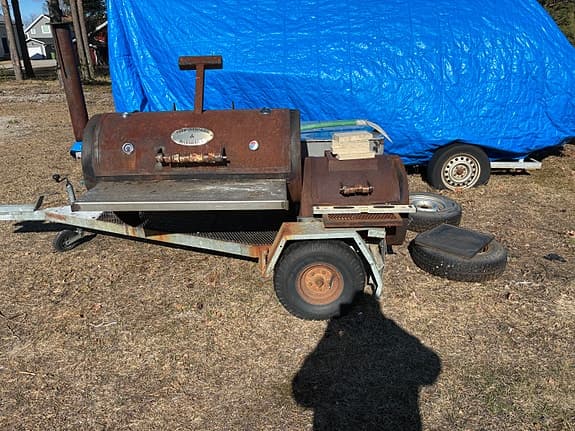 Större vedeldad smoker / grill på släp