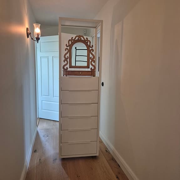 Byrå med 6 lådor