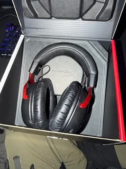 HyperX Cloud III Wireless gamingheadset svart/röd