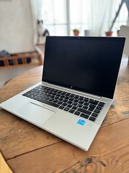 HP EliteBook 14" laptop silver i5 8GB RAM