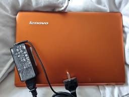 Lenovo IdeaPad U330p i5 / 8GB RAM / 128GB SSD med laddare
