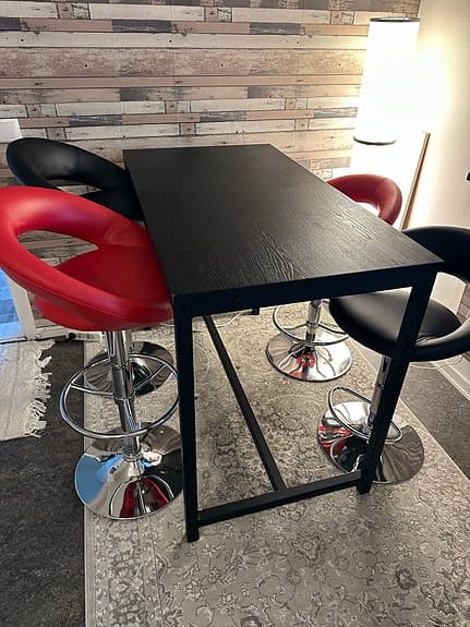 Bord och bar stolar i bra skick
