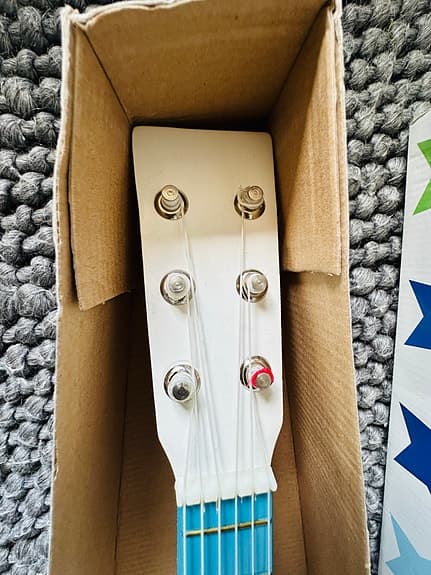 Gitarr - stjärnor - blå - Jabadabado - Musikinstruemt till barn
