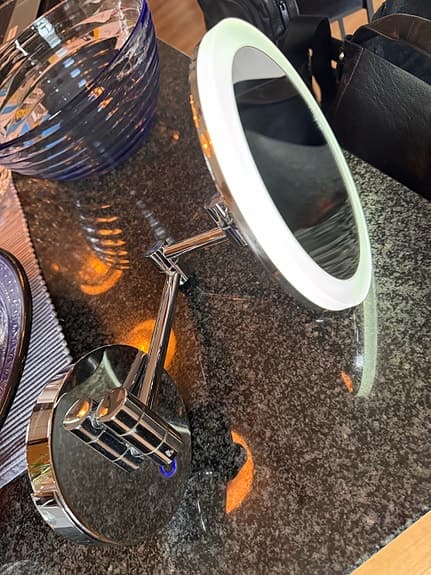 Smedbo Outline sminkspegel rund krom med LED
