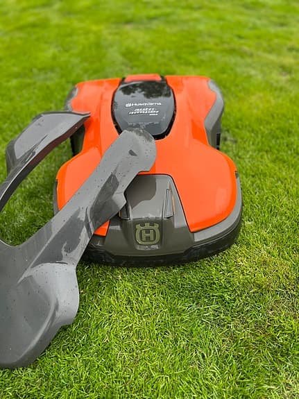 Husqvarna Automower 405X – Hus och extra kåpor medföljer – Mycket fint skick