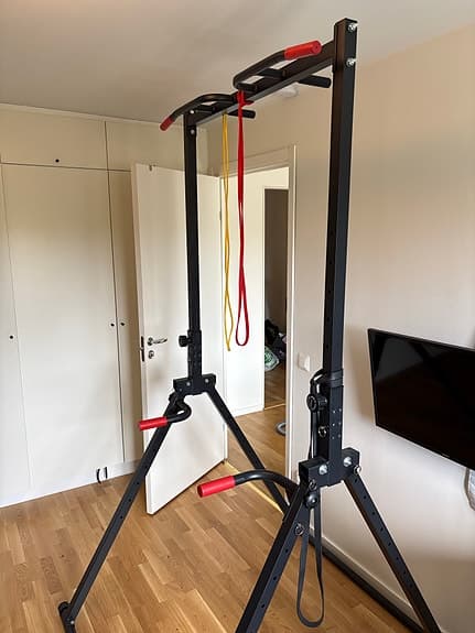 chins- och dipsställning med remmar