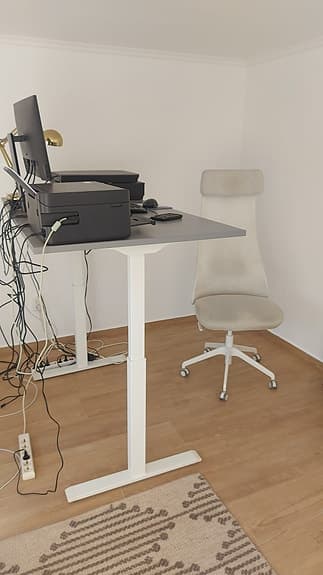 IKEA skrivbord höj- och sänkbart med grå skiva