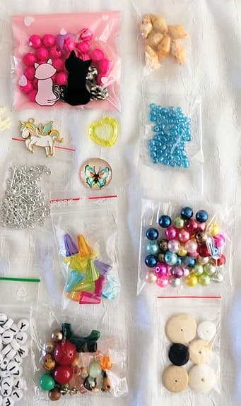 Pärlor och smyckesdelar blandat set