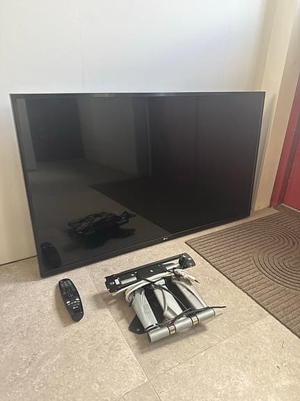 LG 43” smart TV