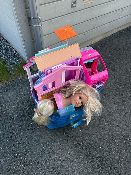 Barbie hus och husbil / hus med tillbehör