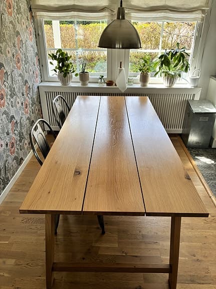 Matbord i ekfaner