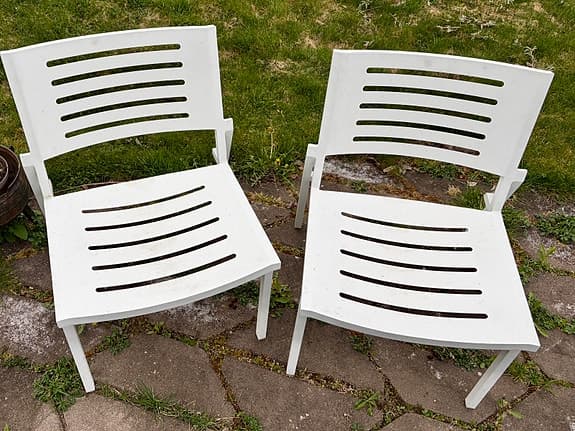 Vita utestolar av aluminium