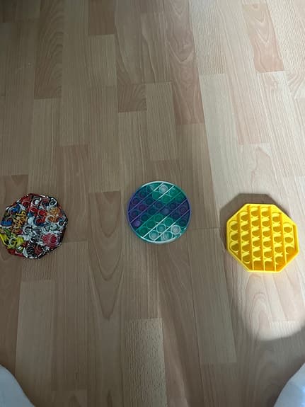 Fidget pop it leksaker i olika färger