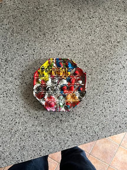 Fidget pop it leksaker i olika färger