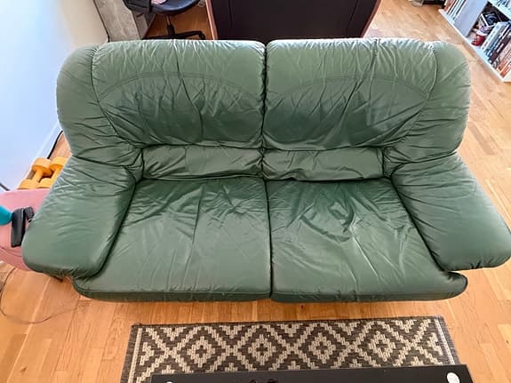 Vintage grön fransk designsoffa / bäddsoffa i skinn