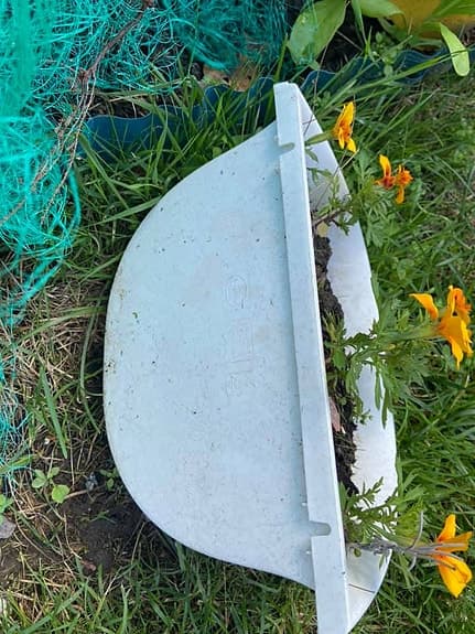 väggampel / halvrund kruka för balkong eller vägg