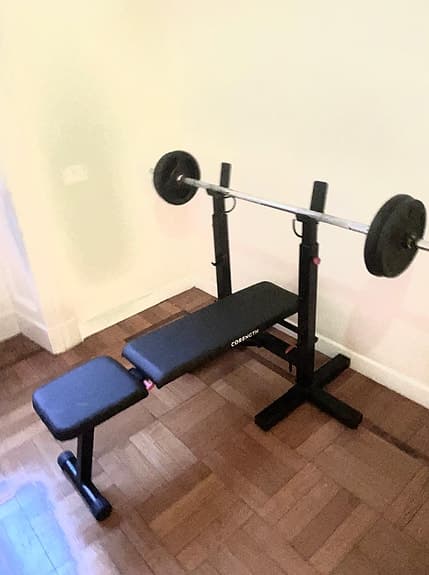 Bänkpress med vikter