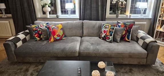 Stor, djup skön 4-sits soffa!