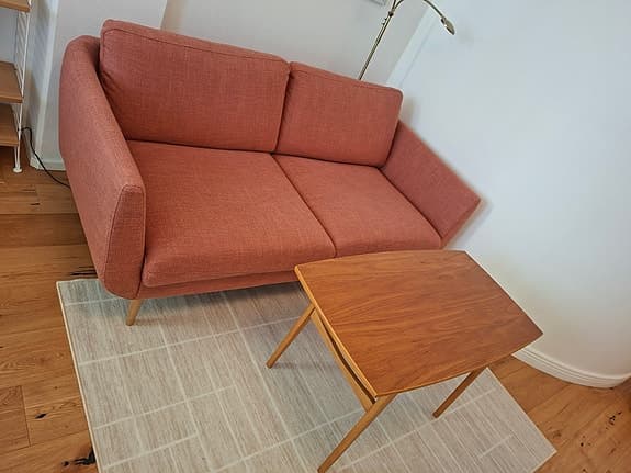 Ikea soffa och 50 talsbord