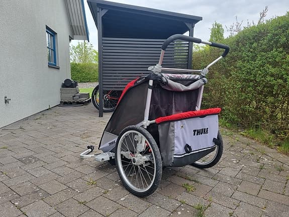 Thule cykelvagn barnvagn röd/grå